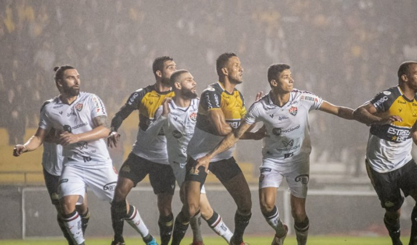 Diante do Criciúma, Vitória sofre revés e perde chance de dar mais um passo em direção a Série A