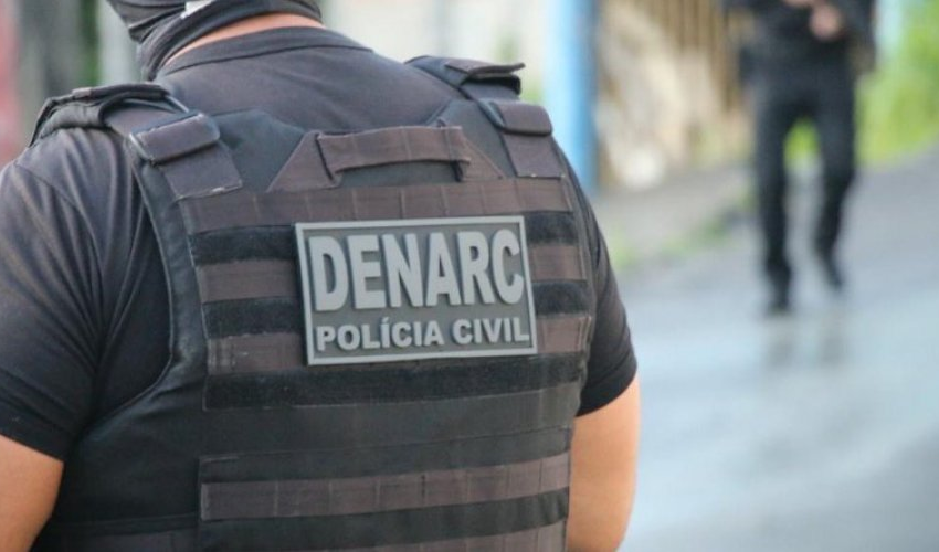  Quatro homens são presos por porte de arma ilegal em região nobre de Salvador