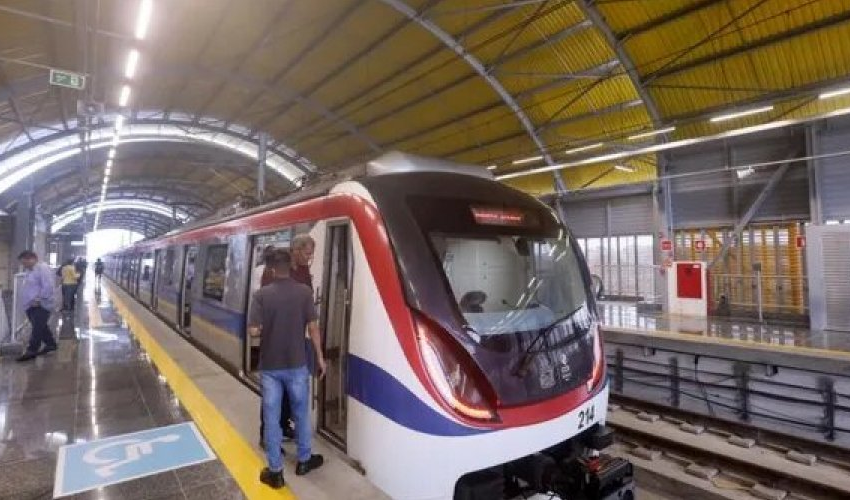  Metrô de Salvador conta com horário expandido no período natalino para atender passageiros durante as compras