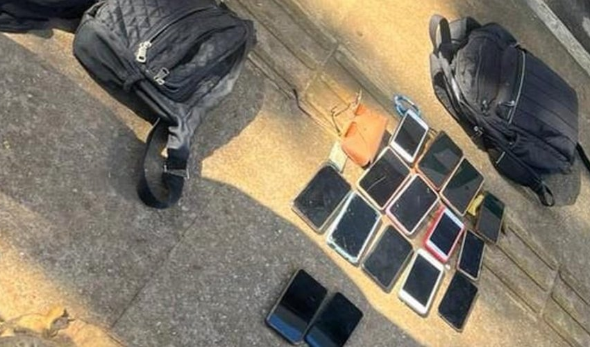  Três colombianos são presos por suspeita de roubar celulares em ônibus na região do Itaigara 
