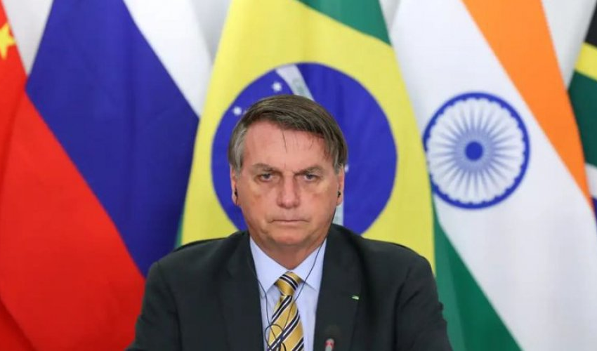  Certificado de vacinação falso de Bolsonaro foi emitido no Palácio da Alvorada